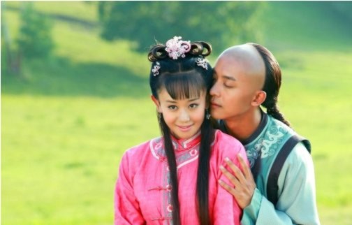 Tân Hoàn Châu Cách Cách tung ảnh lãng mạn của các cặp đôi