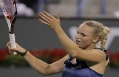 Thắng dễ Sharapova, Wozniacki vào chung kết BNP Paribas