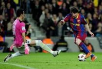 Tròn một năm Messi đá "trung phong": “Số áo” nào cho Leo?
