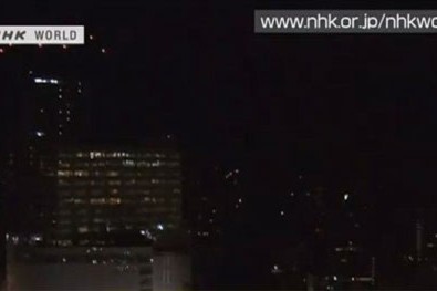 Clip nhà chọc trời ở Tokyo rung chuyển vì động đất