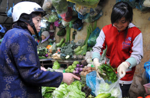 Giá hàng ăn và dịch vụ ăn uống tại Hà Nội tăng hơn 5% trong tháng 4. Ảnh minh họa: Hoàng Hà
