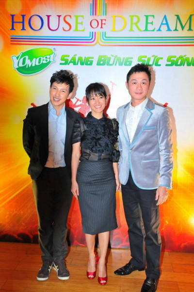Ba giám khảo của cuộc thi (từ trái sang) - biên đạo múa Y Thanh, ca sĩ Hồng Nhung, nhà sản xuất âm nhạc Anh Tuấn. Ảnh: M.N.