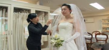 Đám cưới bùng nổ sau động đất ở Nhật