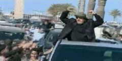 Gadhafi xuống đường kêu gọi quyết chiến