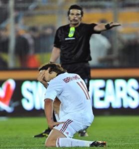Ibrahimovic bị trừng phạt, Milan gặp khó