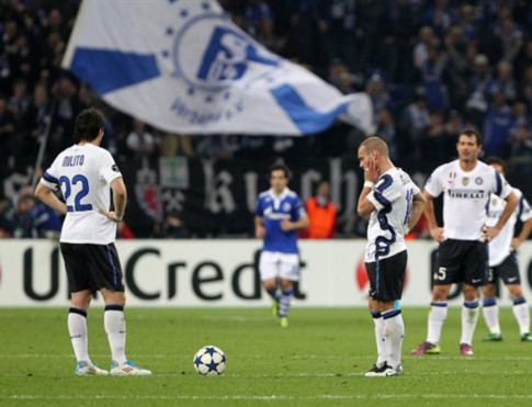 Không có điều kỳ diệu nào diễn ra với Inter ở Veltins Arena. Họ thậm chí còn thua tiếp và rời cuộc chơi với thất bại ê chề. Ảnh: AFP.