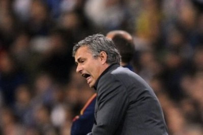 Mourinho nổi giận trong trận đấu với Barca.