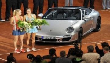 Wozniacki thất bại bất ngờ ở Stuttgart Grand Prix
