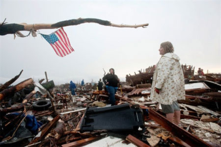 Cảnh đổ nát tại Joplin sau cơn lốc xoáy. Ảnh: AFP