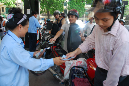 Đại lý bán xăng "đảo điên" chờ ngày đại phát