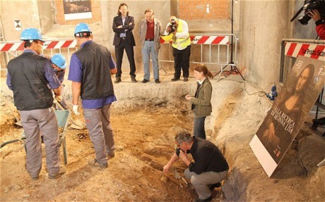 Các nhà khảo cổ đang khai quật hầm mộ được cho là của nàng Mona Lisa