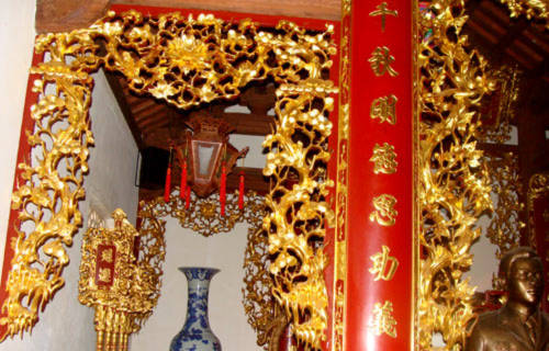 Choáng với ngôi nhà thờ dát vàng ròng ở Hải Dương
