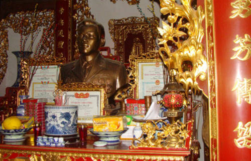 Choáng với ngôi nhà thờ dát vàng ròng ở Hải Dương