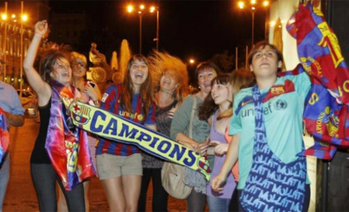 Fan Barca đổ máu vì ăn mừng quá khích