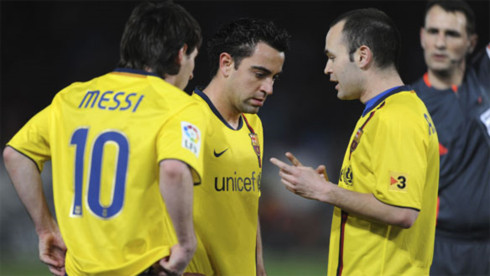 Chất kỹ thuật, sự tinh tế và hiểu nhau đến đường tơ kẽ tóc của bộ ba Messi - Xavi - Iniesta khiến các đối thủ của Barca luôn âu lo tìm cách đối phó.