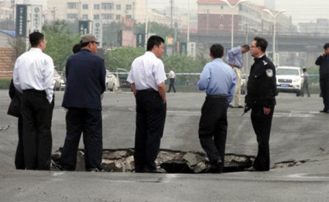Sau tai nạn, các quan chức chính quyền cùng 120 lính cứu hộ đã tới hiện trường. Một đội điều tra cũng được thành lập để tìm hiểu nguyên nhân tai nạn.