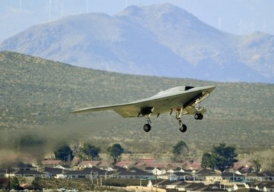 Phi cơ không người lái X-47B hoàn thành chuyến bay thử đầu tiên hồi đầu năm. Ảnh: AP.