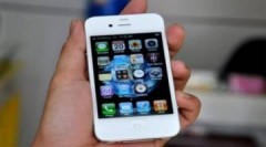 Nhà mạng chuẩn bị bán iPhone 4 màu trắng