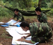 Đặc công Hà Nội huấn luyện với súng Uzi