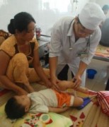 Bệnh tay chân miệng hoành hành ở Quảng Ngãi, 5 trẻ chết