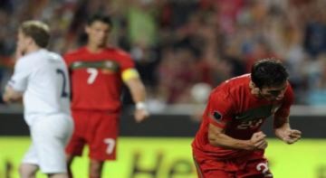 Bồ Đào Nha sống lại hy vọng vào thẳng Euro 2012