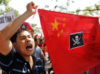 Cả ngàn người xuống đường tại Sài Gòn và Hà Nội phản đối Trung Quốc