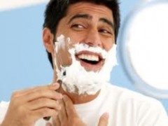 Dao cạo râu của nam giới bẩn hơn bồn cầu 125 lần