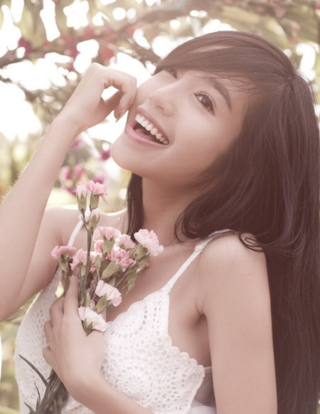 Bộ ảnh 'Nature Girl' của Elly Trần được thực hiện tại Côn Đảo vào những ngày đầu tháng 6, khi cô tới đây để quảng cáo cho một resort.