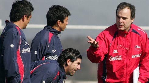 Bielsa được Moratti mời mọc đầu tiên, nhưng không mặn mà với sức ép quá lớn ở Inter.