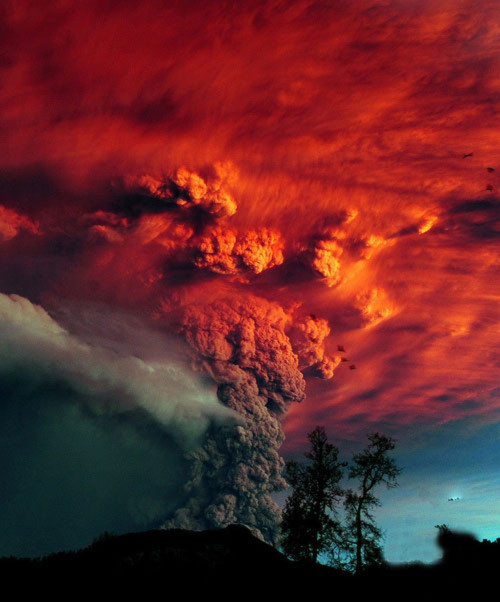 Núi lửa Chile “choàng tỉnh” dữ dội