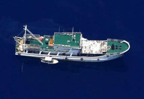 Ảnh do Bộ Ngoại giao Philippines cung cấp cáo buộc tàu Trung Quốc xâm phạm vùng đặc quyền kinh tế của Philippines. Ảnh: AFP.