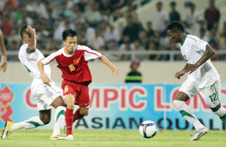 U23 Việt Nam (đỏ) thua toàn diện so với đối thủ.