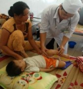 Virut tay chân miệng nguy hiểm lan tràn ở Quảng Ngãi