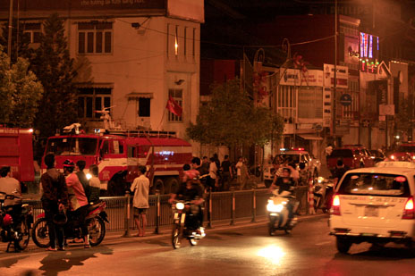 Vụ nổ kinh hoàng xảy ra trong khu dân cư
