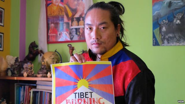 Nghệ sĩ Tây Tạng Tamding Tsetan.