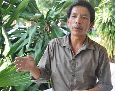 Thuyền trưởng Phạm Quang Thạnh kể về giây phút giành giật sự sống trên tàu cá bị Trung Quốc bắn cháy cabin vào sáng 20/3. Ảnh: Trí Tín.