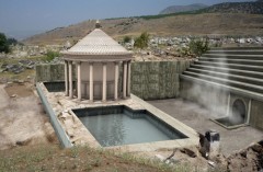 Hình minh họa hang Pluto tại thành phố Pamukkale, tỉnh Denizli thuộc Thổ Nhĩ Kỳ. Ảnh:Discovery News.