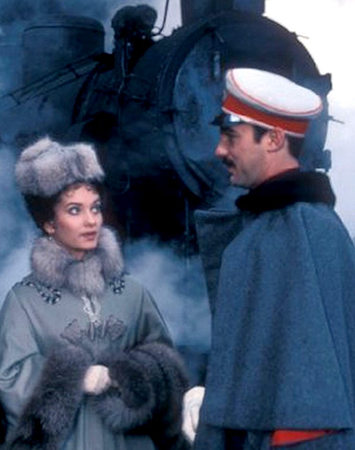 Nicola Paget trong phim “Anna Karenina” (1977)