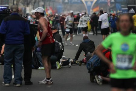 Người bị thương được điều trị ngay tại hiện trường.