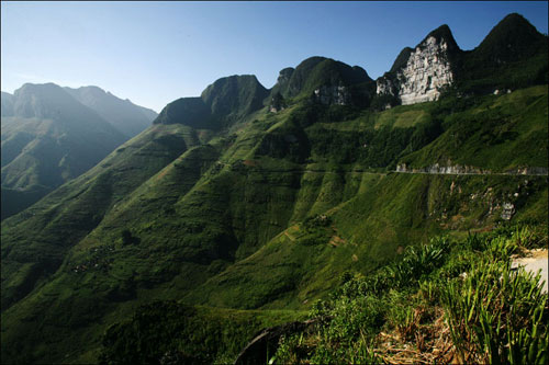 Đèo Mã Pì Lèng, nối Mèo Vạc với Đồng Văn, Hà Giang.