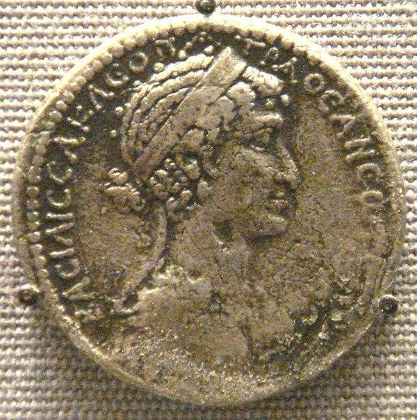 Nữ hoàng Cleopatra VII - vị Pharaoh cuối cùng của Ai Cập 9 Nữ hoàng Cleopatra VII - vị Pharaoh cuối cùng của Ai Cập 9