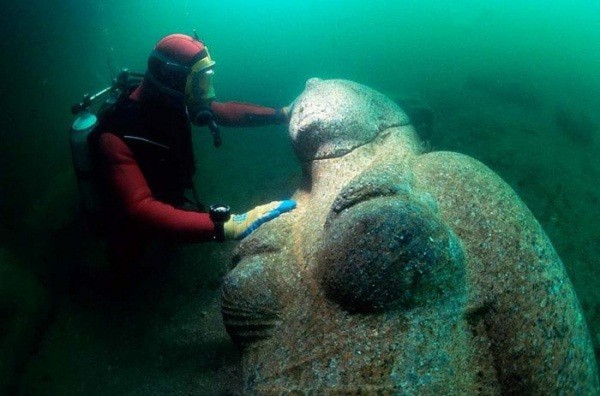 Khám phá thành phố Ai Cập huyền thoại chìm dưới đáy biển 6