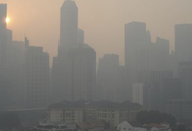 Chỉ số ô nhiễm không khí của Singapore tăng vọt lên mức cao kỷ lục là 371 điểm.