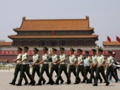 Công an vũ trang tại Quảng trưởng Thiên An Môn, Trung Quốc, ngày 03/06/2013 REUTERS