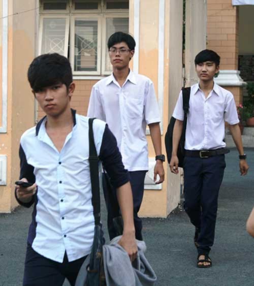Bối rối với "câu hỏi lạ" trong đề Vật lý, Tin tức trong ngày, diem thi dai hoc 2013, diem chuan dai hoc 2013, Tuyen sinh, tuyen sinh 2013, tuyển sinh, tin tuyen sinh, thong tin tuyen sinh, tuyen sinh dai hoc 2013, tuyen sinh dai hoc, giao duc, du hoc, vn, bao, tin tuc