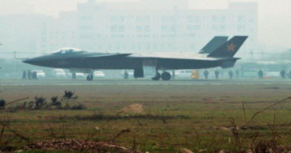 Máy bay tàng hình J-20 của Trung Quốc được cho là đã làm nhái từ chiếc F-117 Nighthawk của Mỹ bị bắn rơi tại Serbia năm 1999