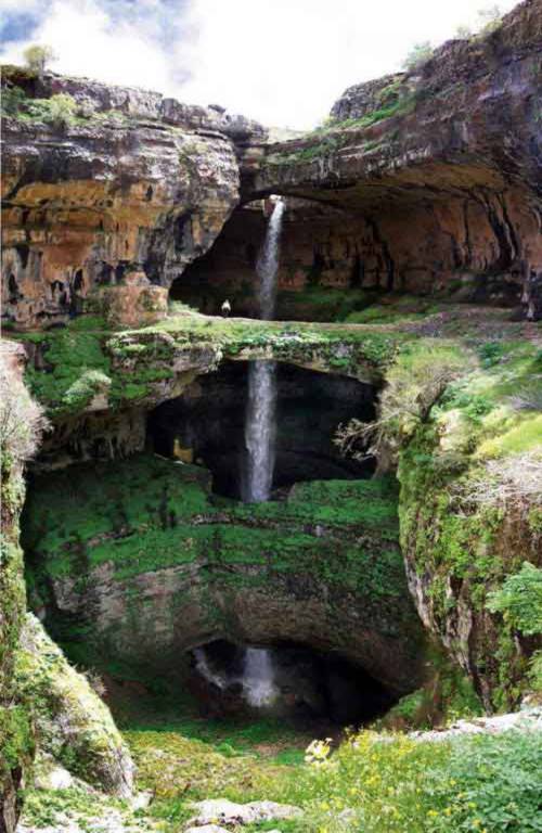 Những thác nước "kỳ lạ" nhất thế giới - 11