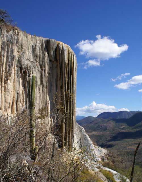 Những thác nước "kỳ lạ" nhất thế giới - 13