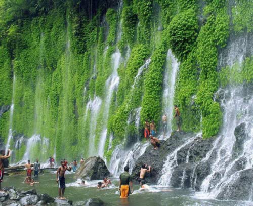 Những thác nước "kỳ lạ" nhất thế giới - 4