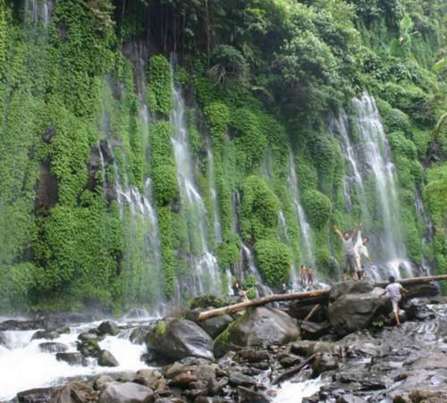 Những thác nước "kỳ lạ" nhất thế giới - 5